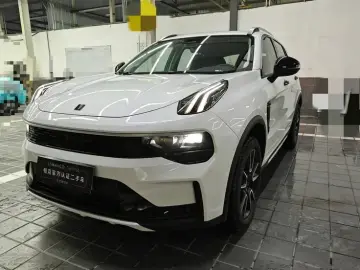 Lynk & Co 01