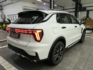 2024 Lynk & Co 01 с пробегом 6 000 км