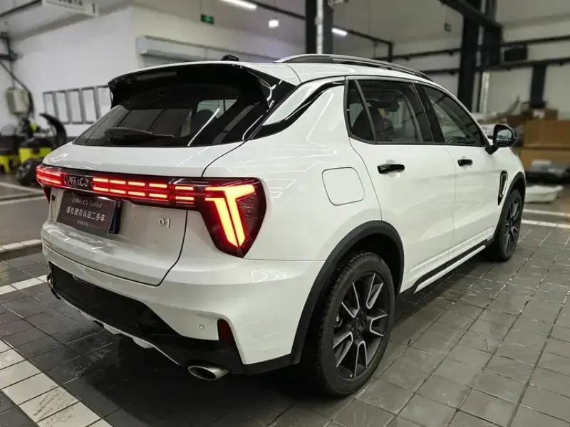 2024 Lynk & Co 01 с пробегом 6 000 км