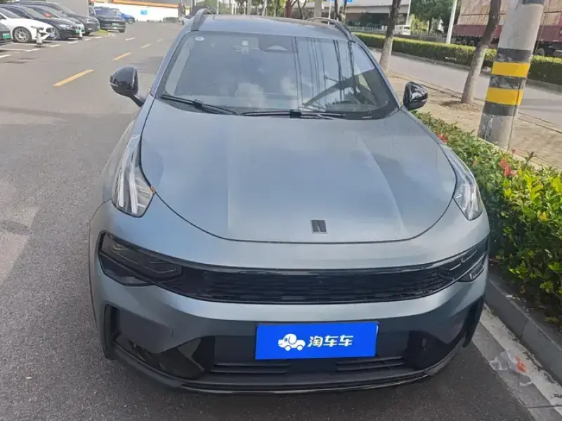 2025 Lynk & Co 01 с пробегом 4 000 км