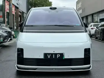 2025 Li Auto (Lixiang) Mega с пробегом 17 000 км