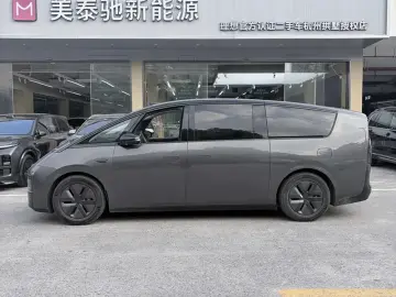 2024 Li Auto (Lixiang) Mega с пробегом 43 000 км
