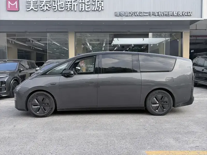 2024 Li Auto (Lixiang) Mega с пробегом 43 000 км