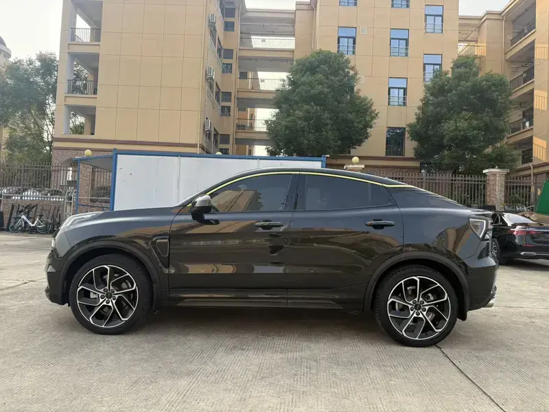 2020 Lynk & Co 05 с пробегом 77 000 км