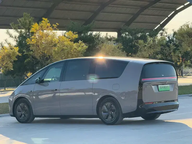 2024 Li Auto (Lixiang) Mega с пробегом 25 000 км