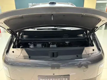 2024 Li Auto (Lixiang) Mega с пробегом 56 000 км