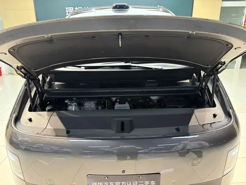 2024 Li Auto (Lixiang) Mega с пробегом 56 000 км