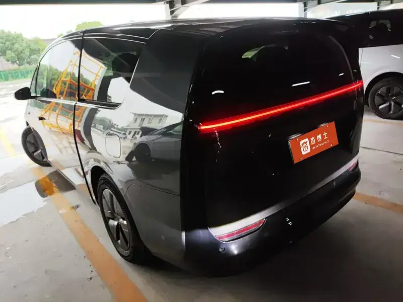 2024 Li Auto (Lixiang) Mega с пробегом 9 000 км
