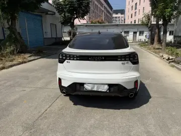 2022 Lynk & Co 05 с пробегом 39 000 км