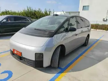 Li Auto (Lixiang) Mega