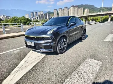 Lynk & Co 05
