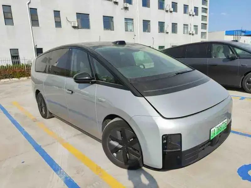 2024 Li Auto (Lixiang) Mega с пробегом 35 000 км