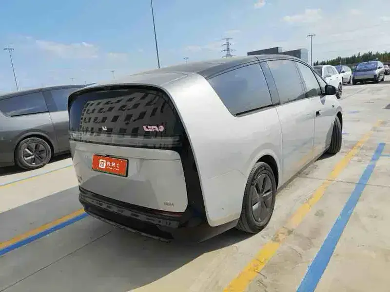 2024 Li Auto (Lixiang) Mega с пробегом 35 000 км