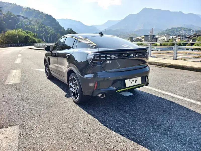 2020 Lynk & Co 05 с пробегом 91 300 км