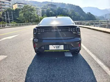 2020 Lynk & Co 05 с пробегом 91 300 км