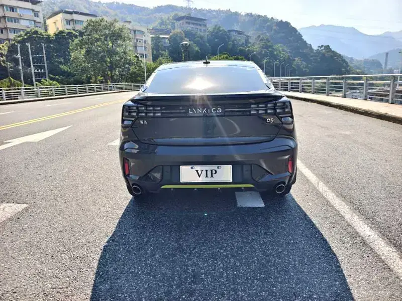 2020 Lynk & Co 05 с пробегом 91 300 км
