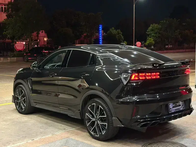 2023 Lynk & Co 05 с пробегом 20 000 км