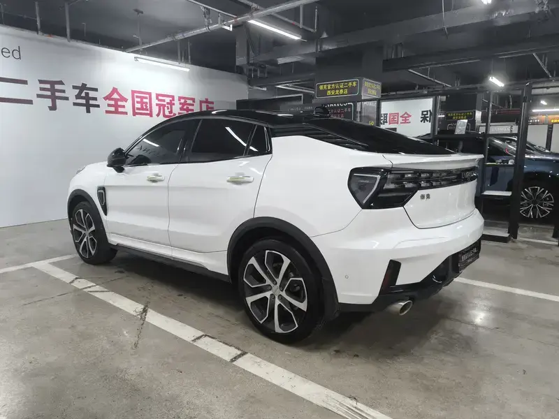 2020 Lynk & Co 05 с пробегом 43 000 км