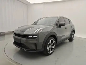 Lynk & Co 06