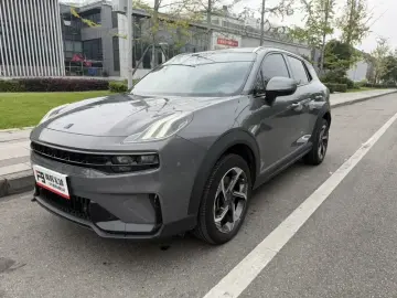 Lynk & Co 06