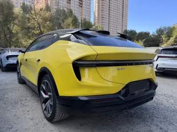 2025 Lotus Eletre с пробегом 9 000 км