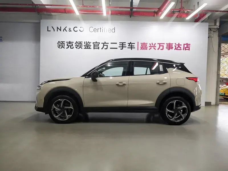 2026 Lynk & Co 06 с пробегом 2 000 км