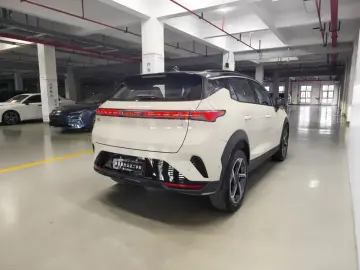 2026 Lynk & Co 06 с пробегом 2 000 км