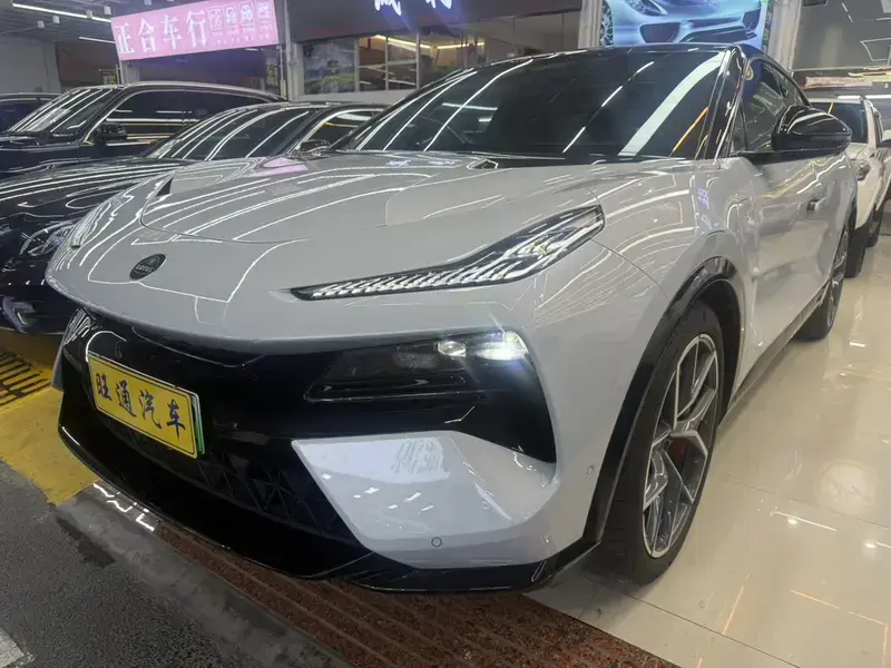 2025 Lotus Eletre с пробегом 37 000 км