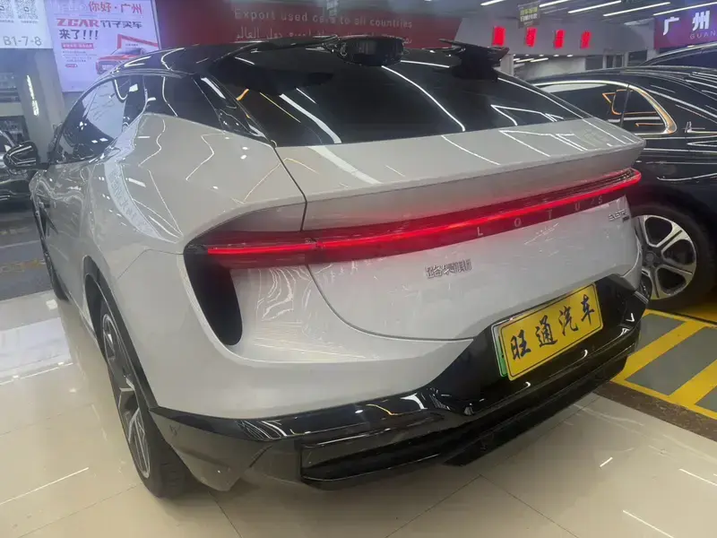 2025 Lotus Eletre с пробегом 37 000 км