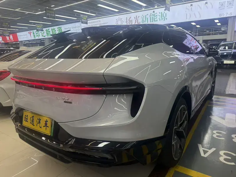 2025 Lotus Eletre с пробегом 37 000 км