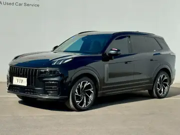 Lynk & Co 09