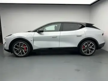 2026 Lotus Eletre с пробегом 100 км