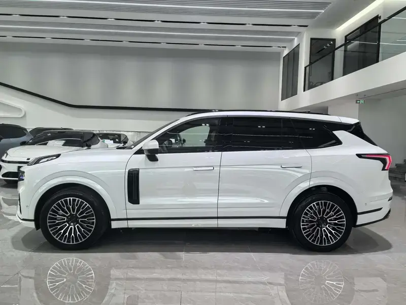 2026 Lynk & Co 09 с пробегом 9 300 км