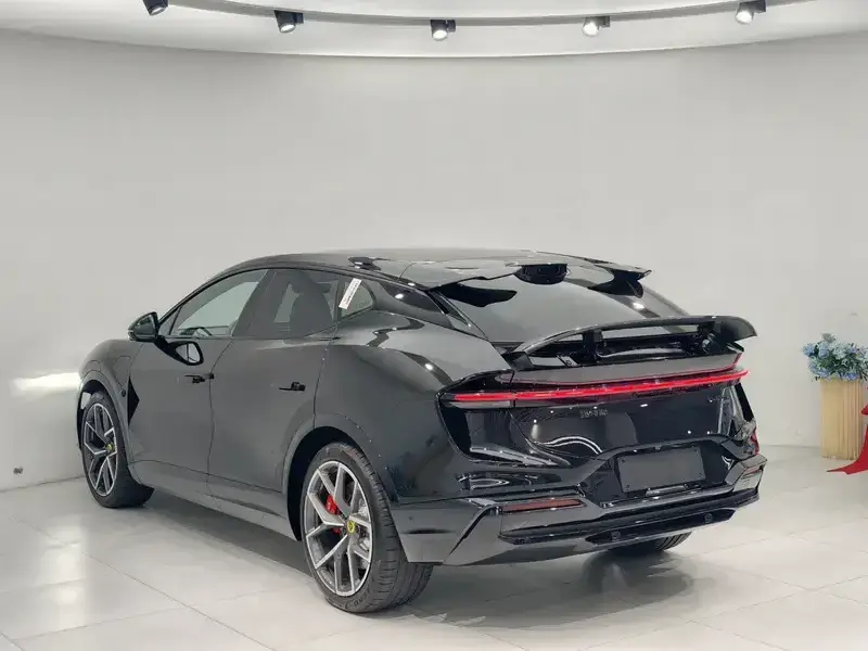 2026 Lotus Eletre с пробегом 1 500 км