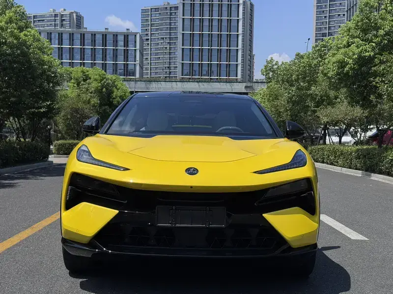 2025 Lotus Eletre с пробегом 14 000 км