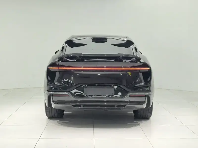 2023 Lotus Eletre с пробегом 25 000 км