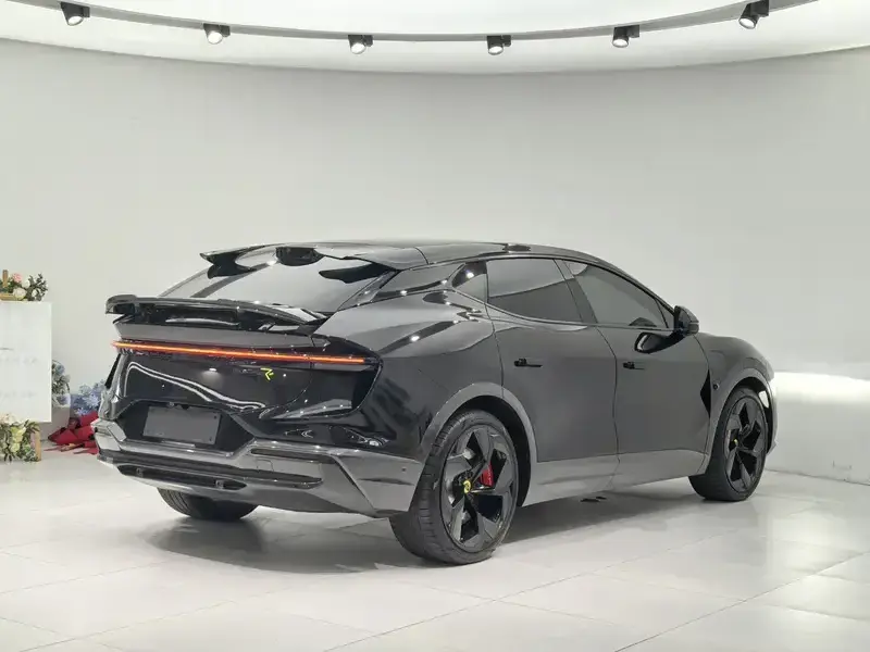 2023 Lotus Eletre с пробегом 25 000 км