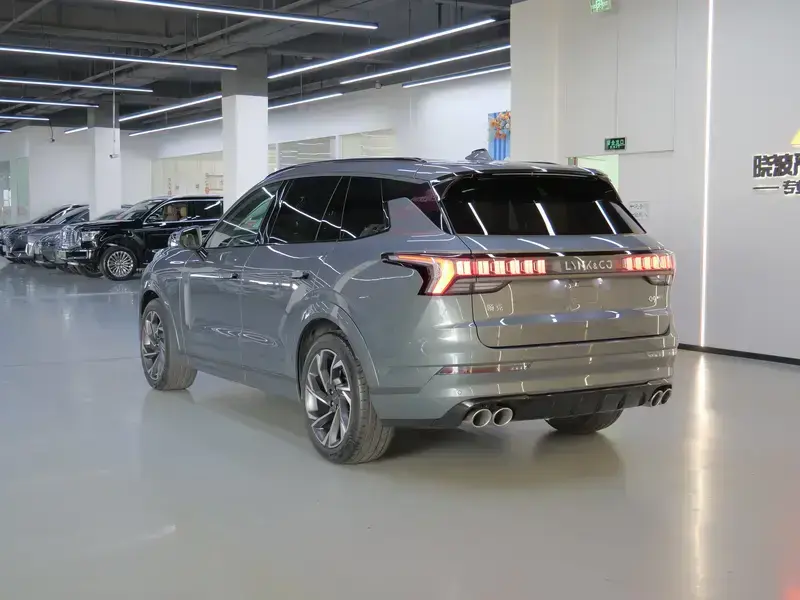 2021 Lynk & Co 09 с пробегом 44 500 км