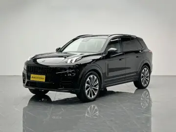 Lynk & Co 09
