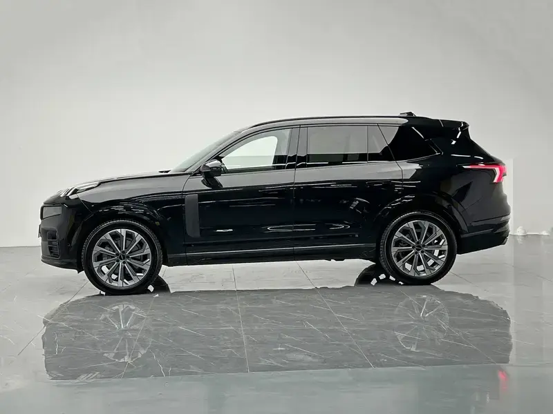 2024 Lynk & Co 09 с пробегом 22 000 км