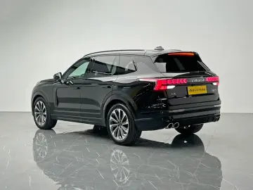 2024 Lynk & Co 09 с пробегом 22 000 км