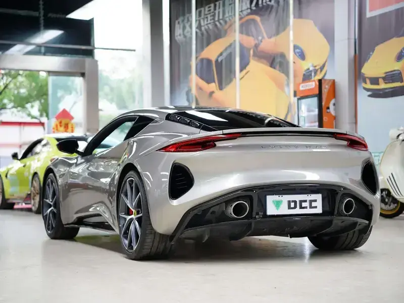 2022 Lotus Emira с пробегом 10 200 км