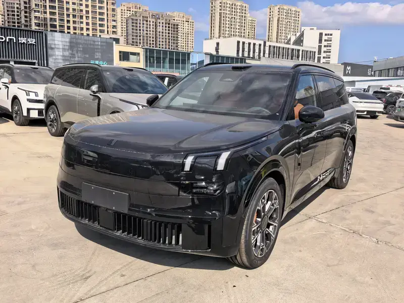 2025 Lynk & Co 900 с пробегом 1 000 км
