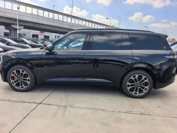 2025 Lynk & Co 900 с пробегом 1 000 км
