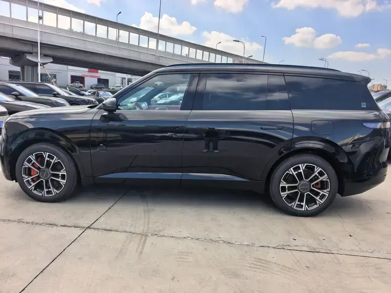 2025 Lynk & Co 900 с пробегом 1 000 км