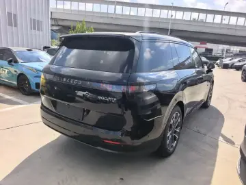 2025 Lynk & Co 900 с пробегом 1 000 км