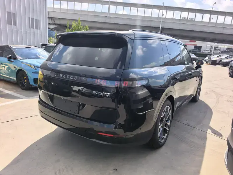 2025 Lynk & Co 900 с пробегом 1 000 км