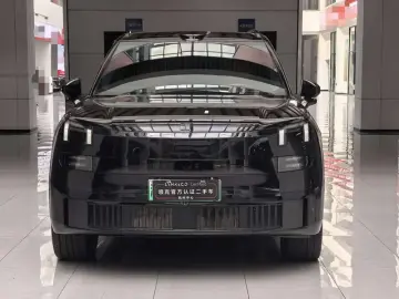 2025 Lynk & Co 900 с пробегом 55 800 км