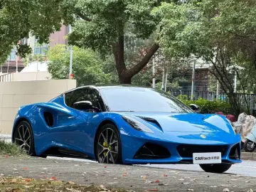 2022 Lotus Emira с пробегом 18 000 км