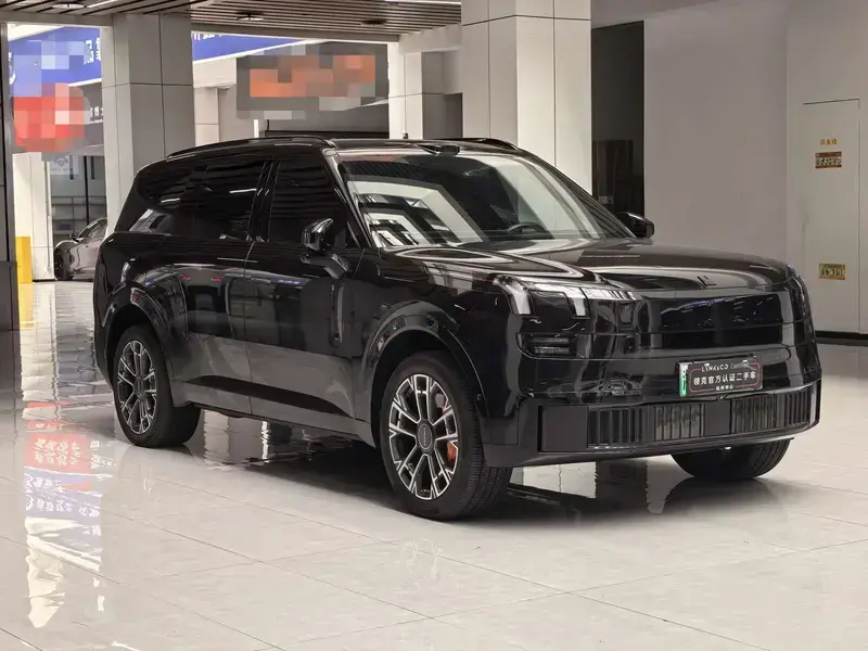 2025 Lynk & Co 900 с пробегом 55 800 км